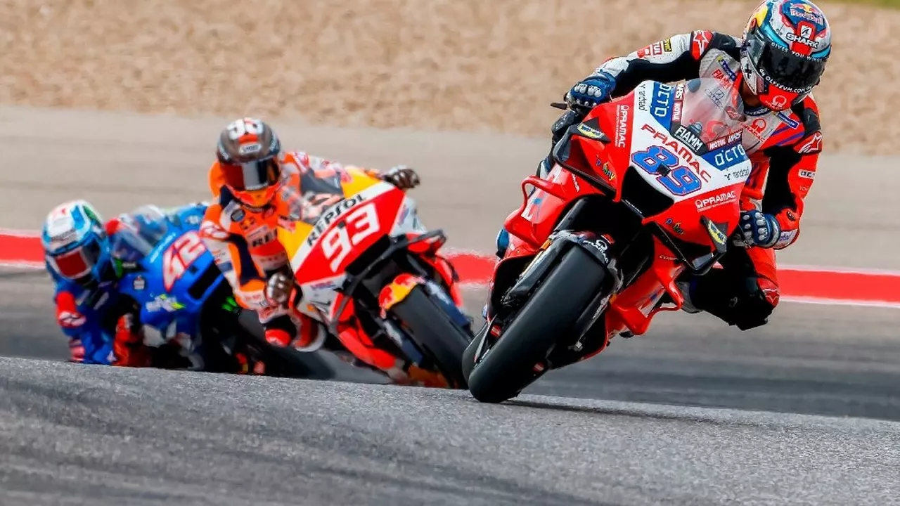 Why does MotoGP look more entertaining than F1?